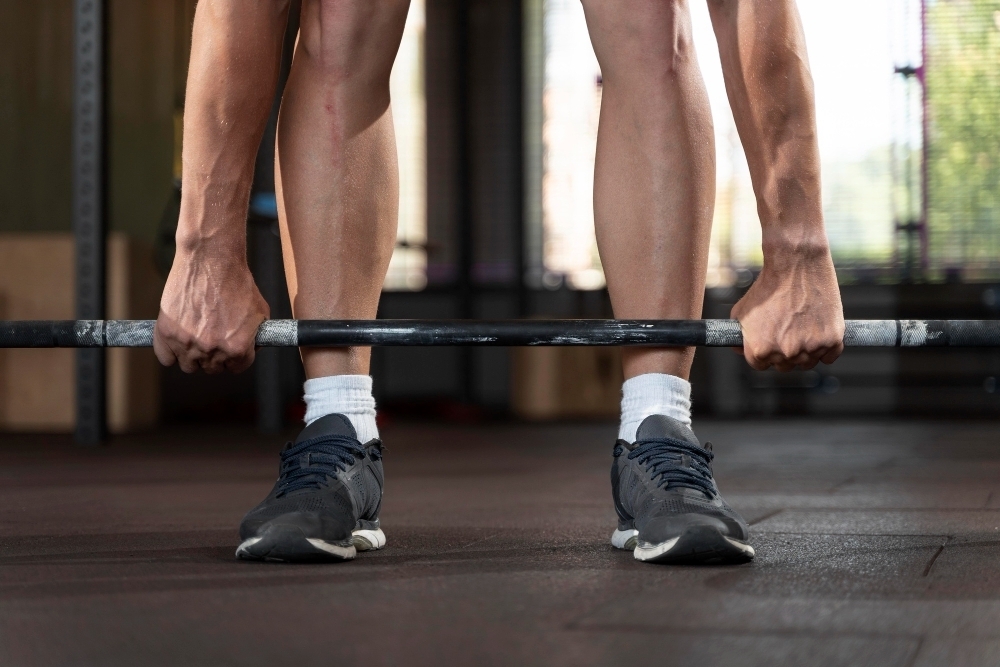 Close up on man doing crossfit workout